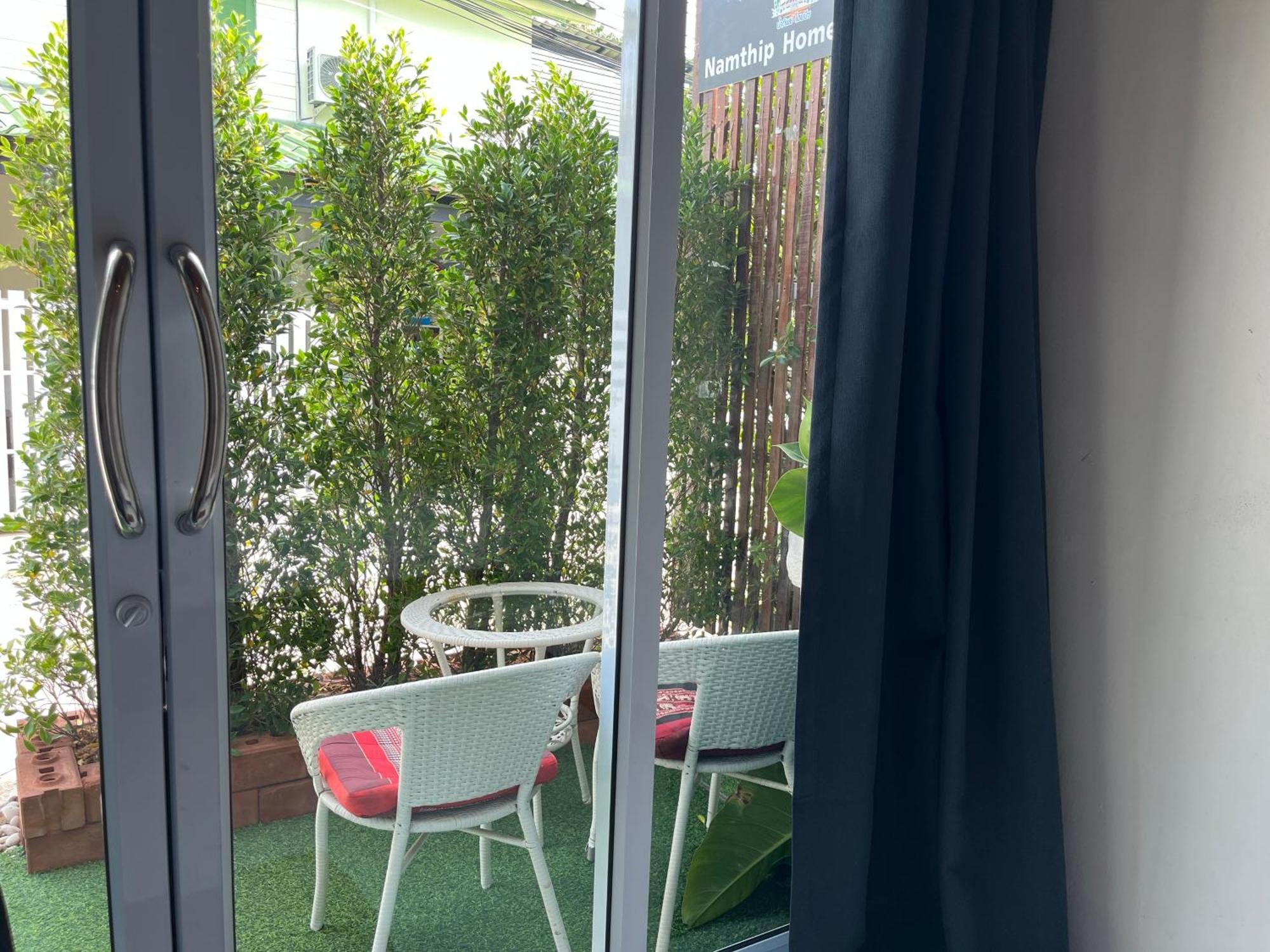Namthip Homebeach Baan Tai Exteriör bild