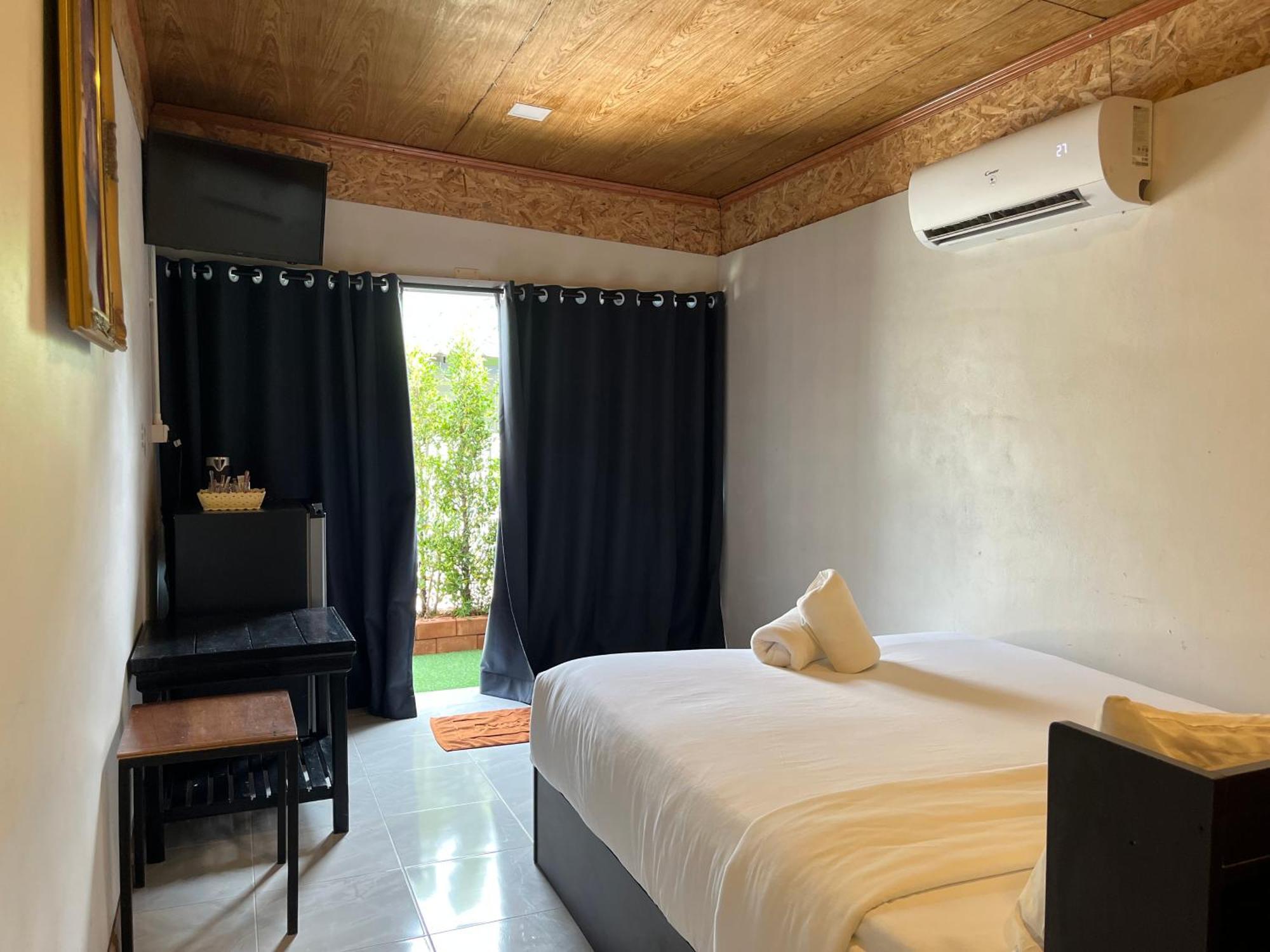 Namthip Homebeach Baan Tai Exteriör bild