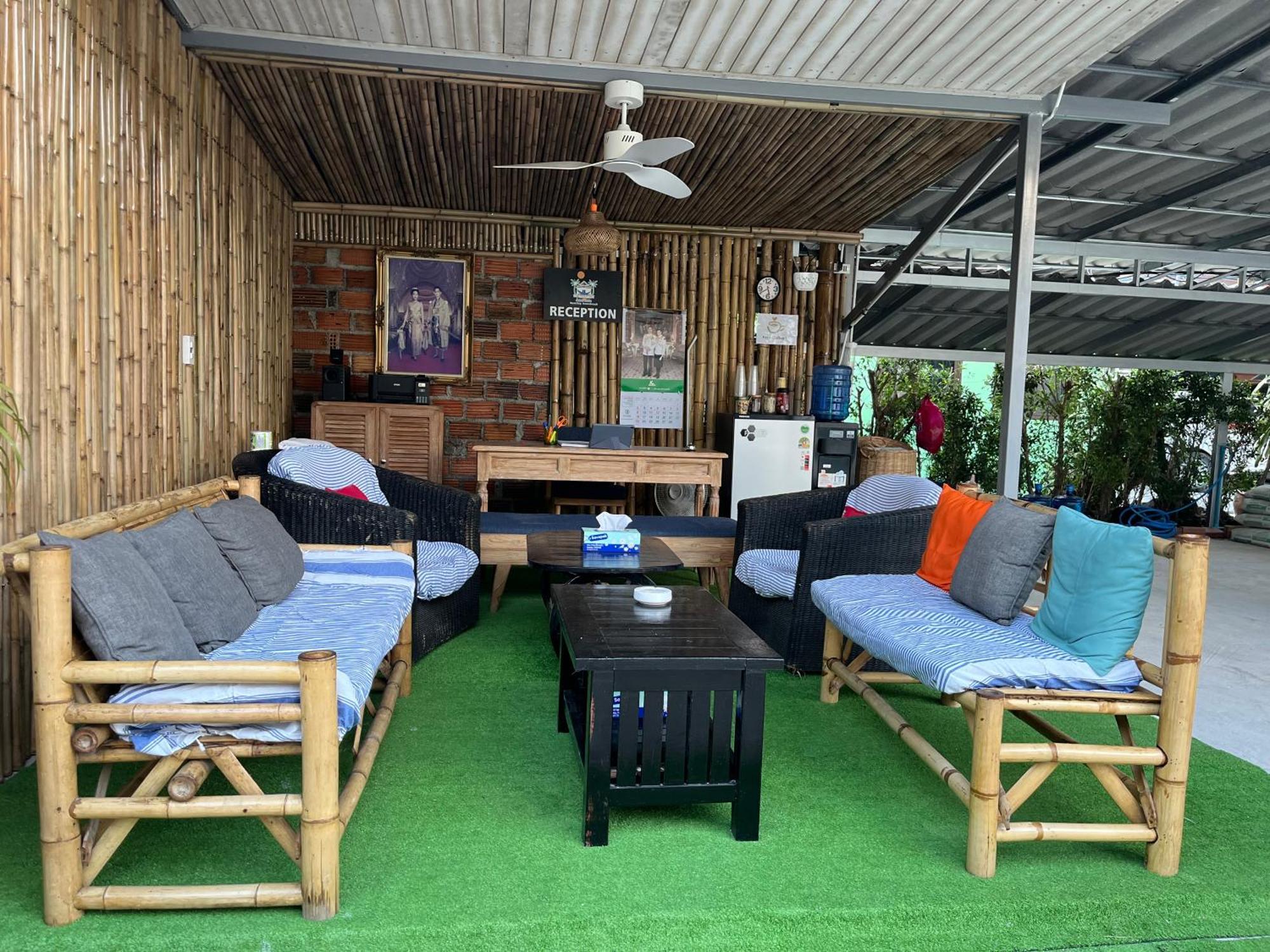 Namthip Homebeach Baan Tai Exteriör bild