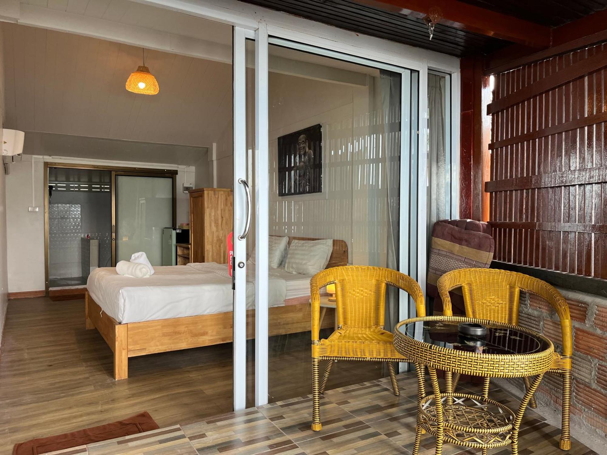 Namthip Homebeach Baan Tai Exteriör bild